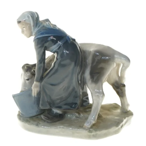 Porcelænsfigur af kvinde og kalv fra Royal Copenhagen (str. 16,5x16,5 cm)