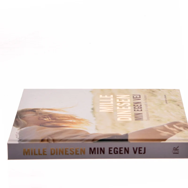 Min egen vej : inspiration til et sundt liv i balance af Mille Dinesen (Bog)