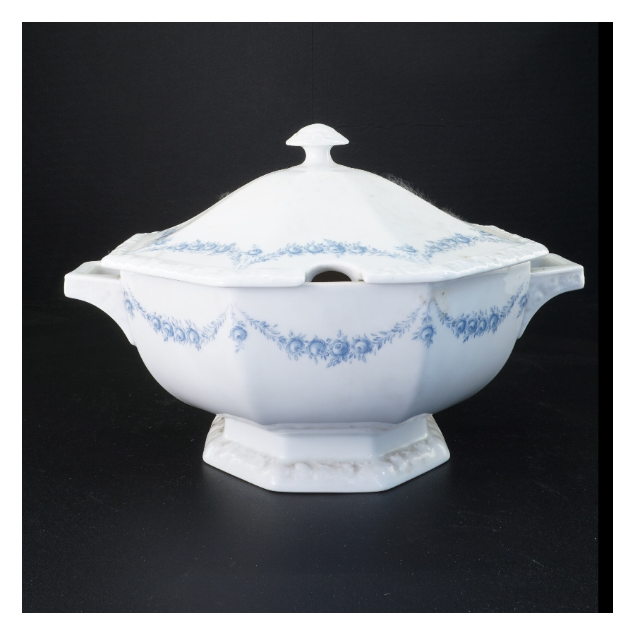 Suppe terrin med låg fra Rosenthal (str. 32 x 20 cm)