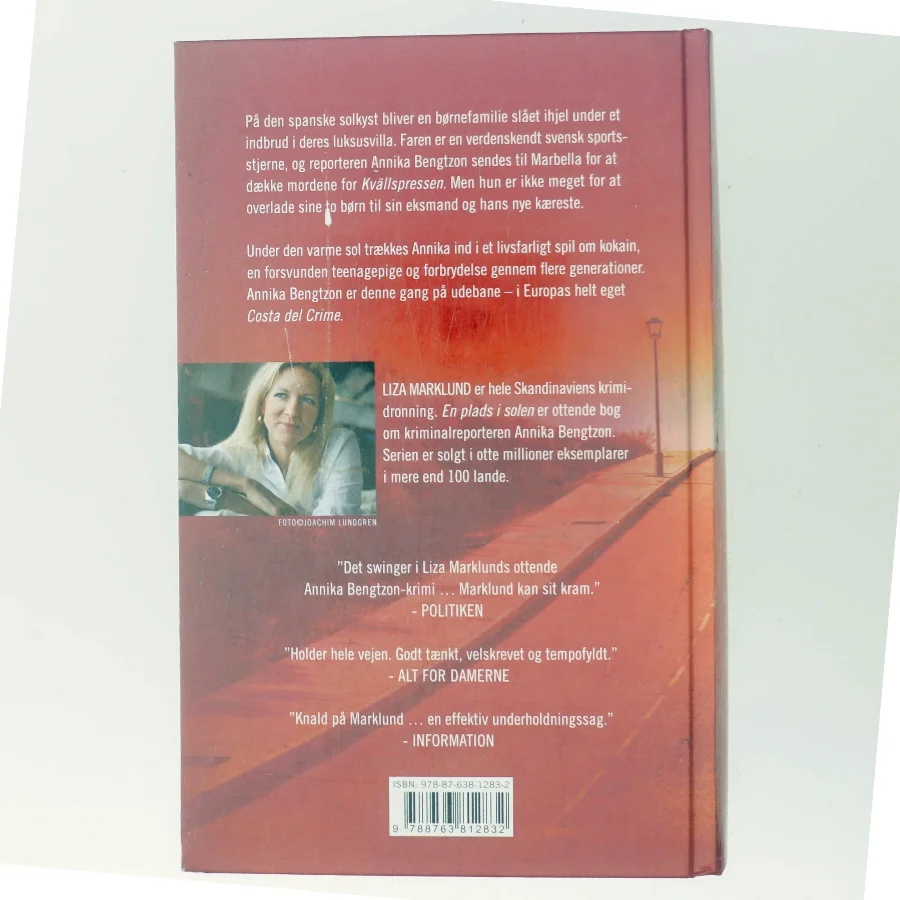En plads i solen : krimi af Liza Marklund (Bog)