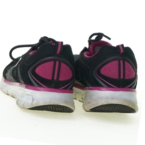 Sko fra Skechers (str. 385)