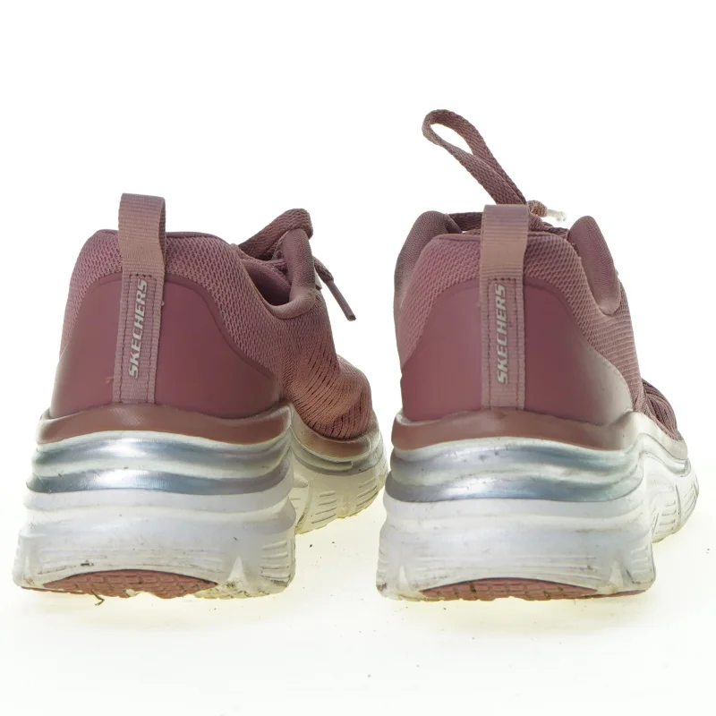 Sko fra Sketches (str. 38)