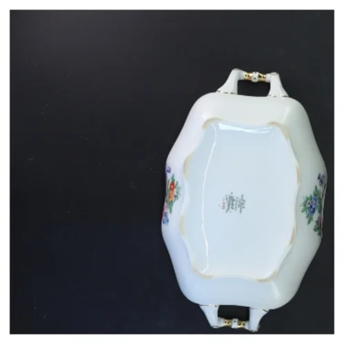 Porcelæn serveringsskål med låg (str. 27x17x8 cm)