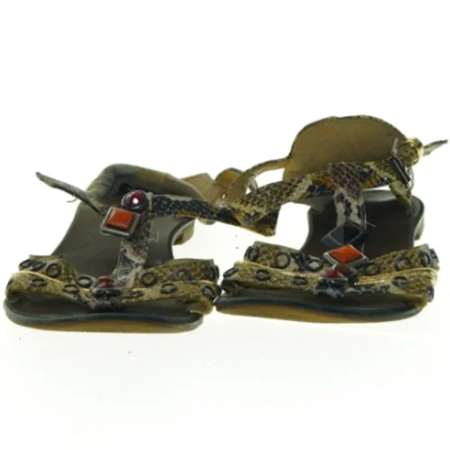 Flade sandaler med sten detaljer fra Acierta (str. 36)