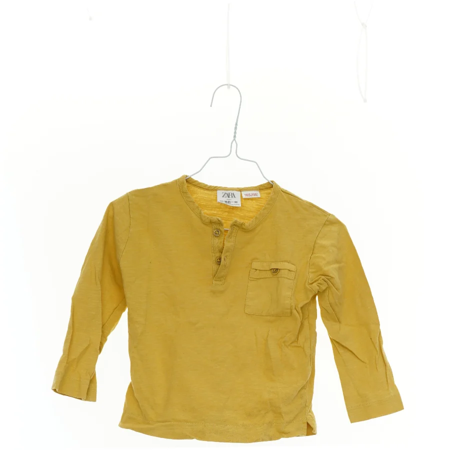Bluse fra Zara (str. 92 cm)
