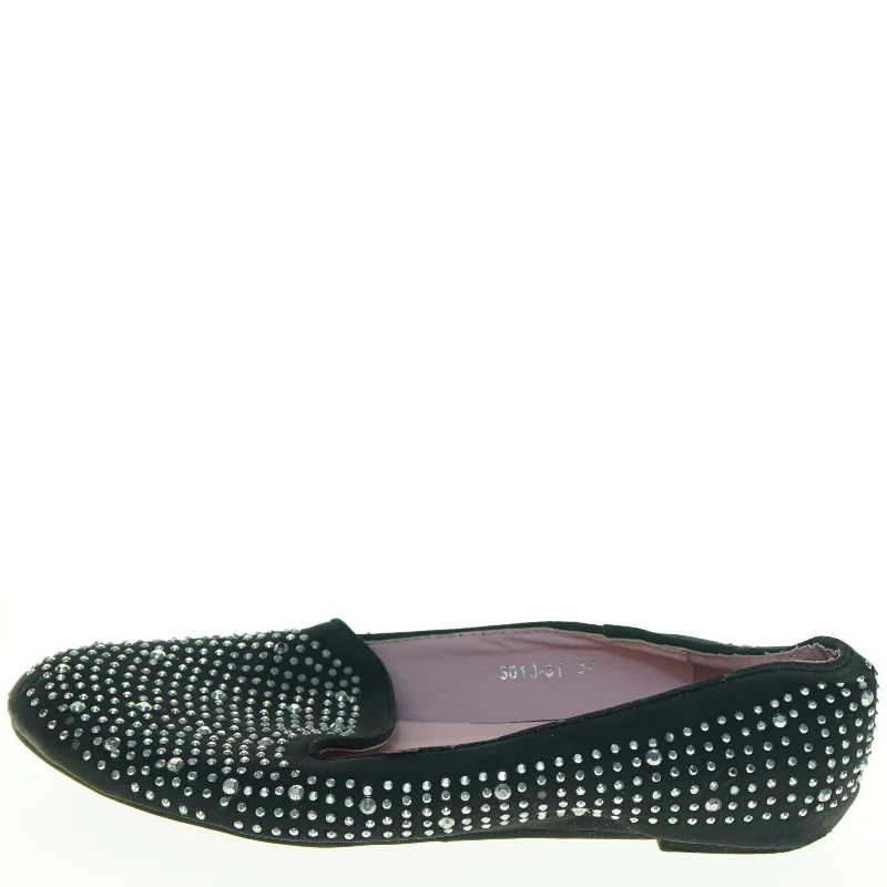 Sorte flade sko med nitter (str. 37)