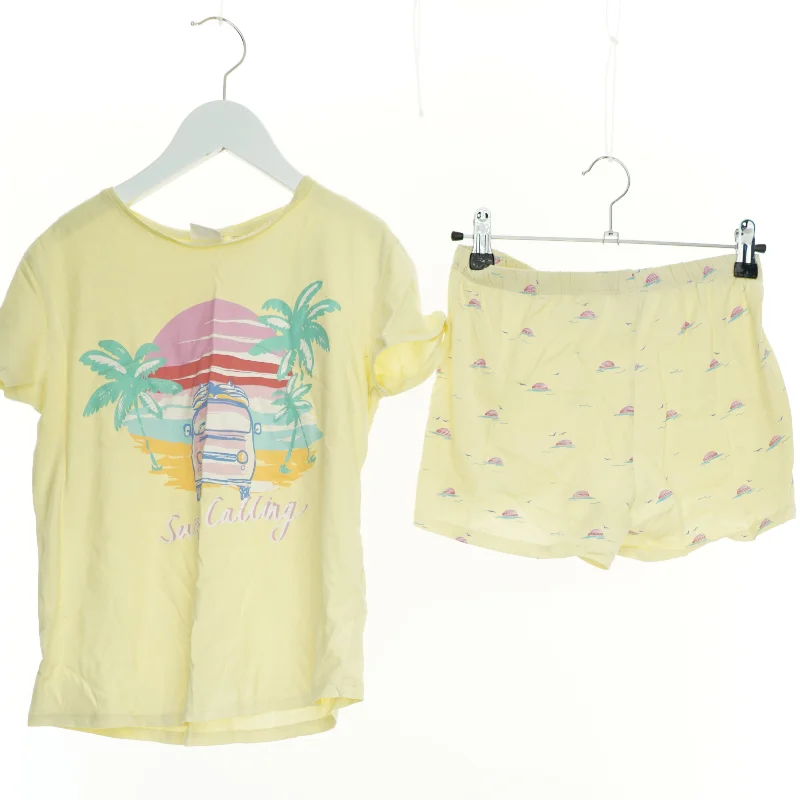 Børnetøj sæt, t-shirt og shorts fra Zara (str. 140 cm)