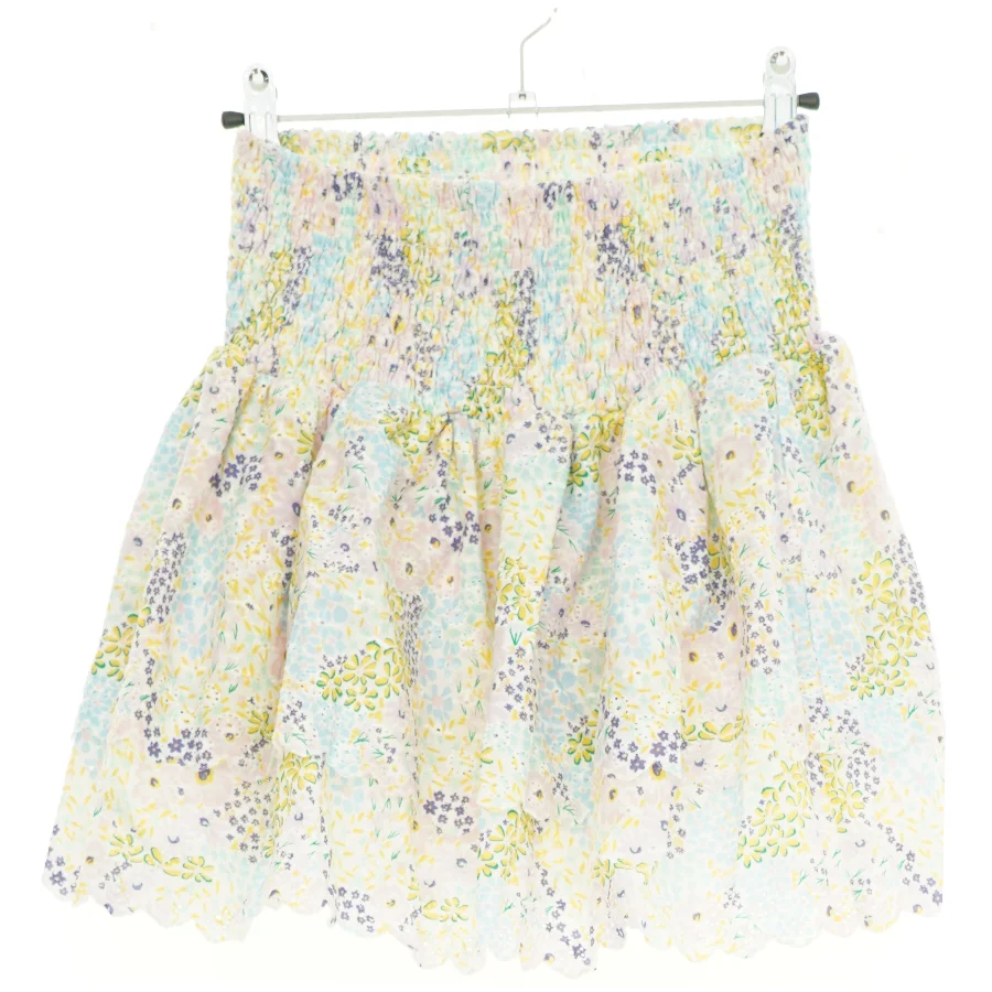 Nederdel str. 140 cm. Uanvendt 