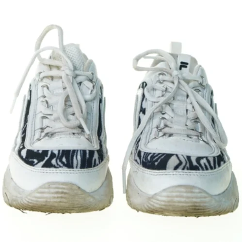 Sko fra Fila (str. 37)