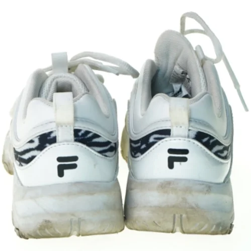 Sko fra Fila (str. 37)