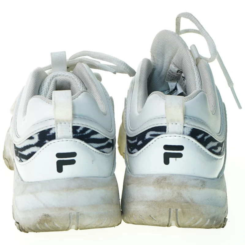 Sko fra Fila (str. 37)