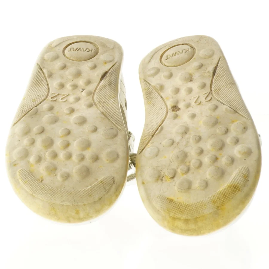 Sandaler i hvidt læder fra KAVAT (str. 22)