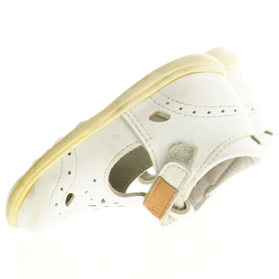 Sandaler i hvidt læder fra KAVAT (str. 22)