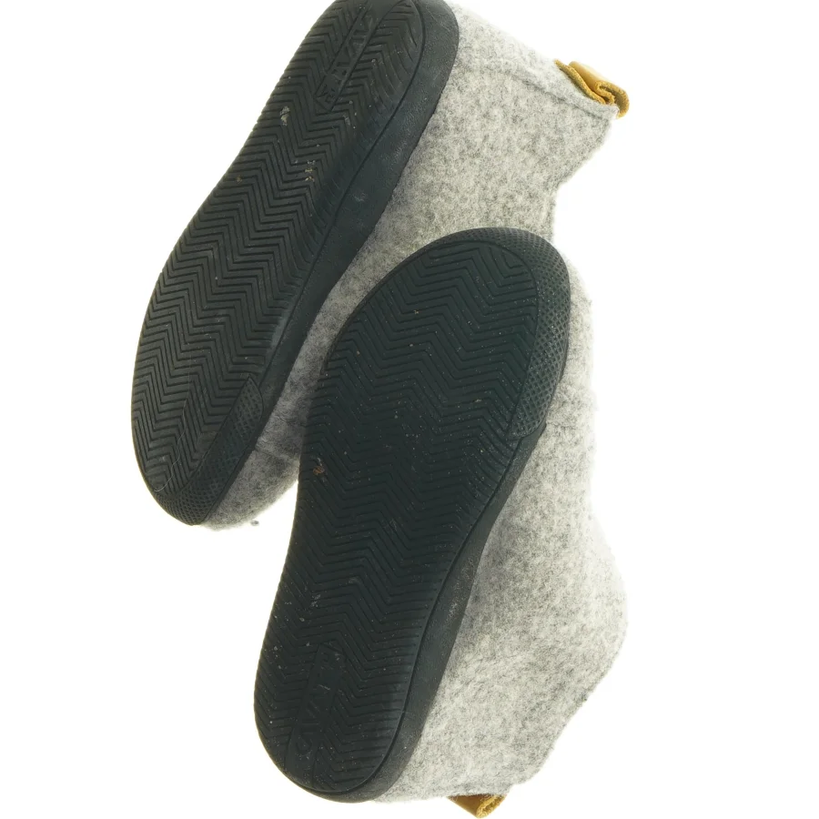 Filt hjemmesko fra Kavat (str. 24)