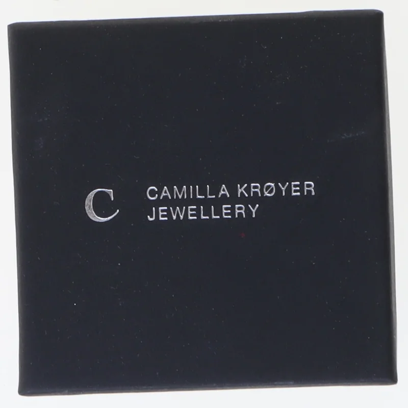 Unikke øreringe med tråd design fra Camilla Krøyer Jewellery (str. 60 mm)