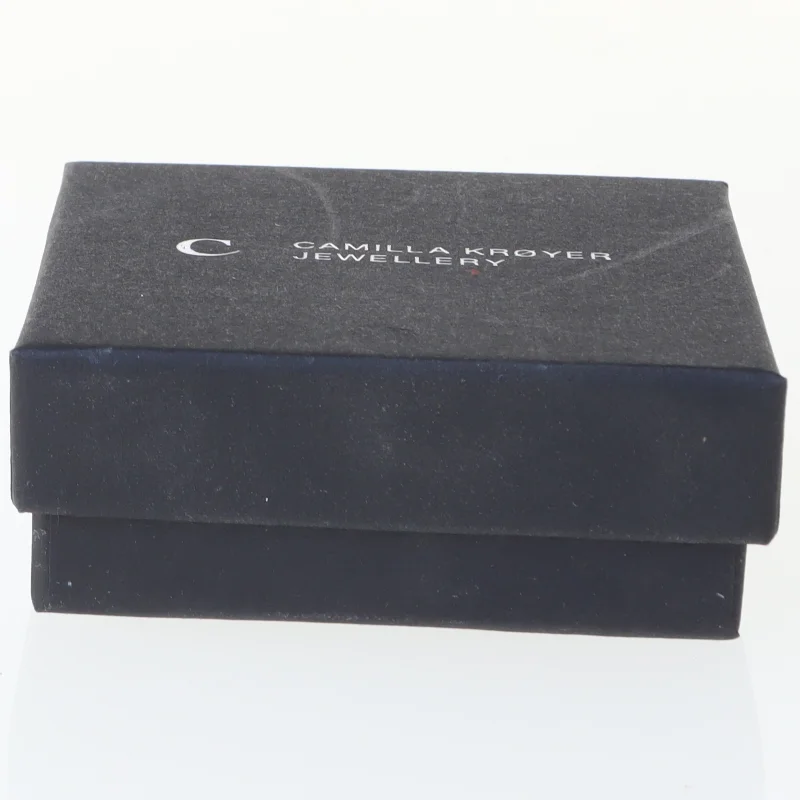 Unikke øreringe med tråd design fra Camilla Krøyer Jewellery (str. 60 mm)