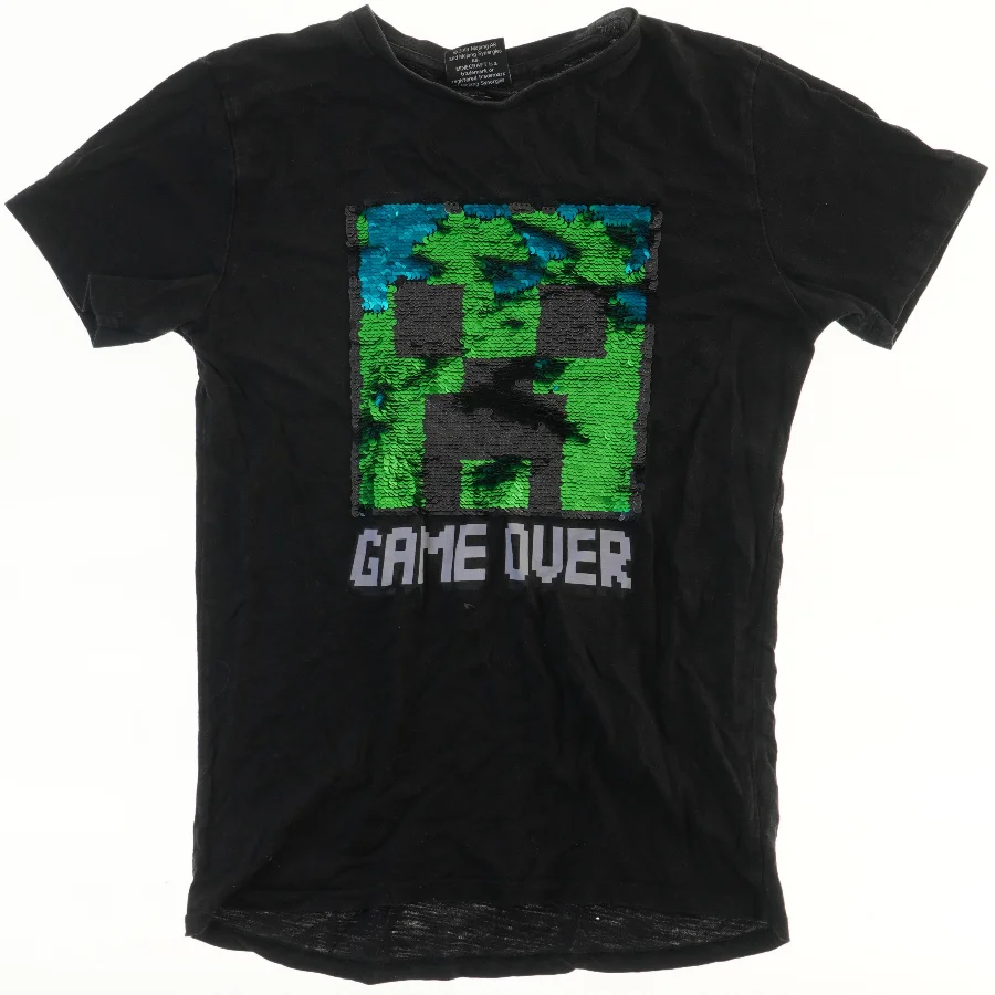 T-shirt med 'Game Over' motiv fra Jinx (str. 140)