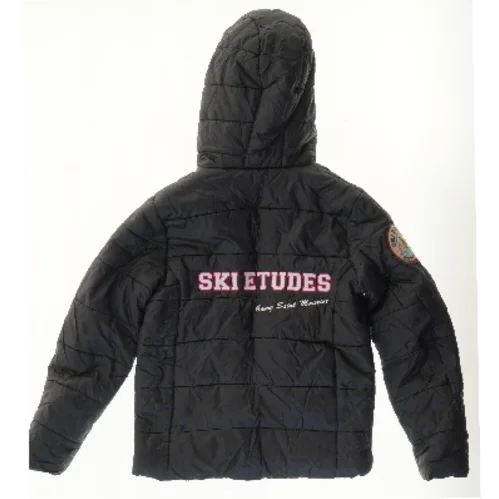 Vatteret jakke med hætte (str. 164)