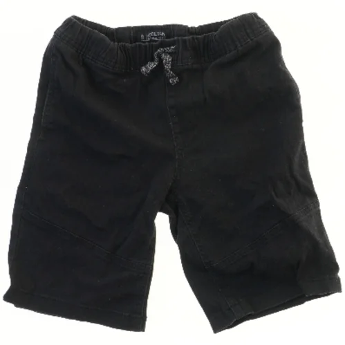 Sort shorts med elastisk talje fra Zoltan (str. 128)