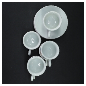 Sæt med kopper og underkopper fra BeConcept (str. 6 styk, ø 11 og 6 cm)