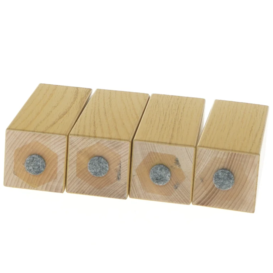 Sæt af møbelben fra IKEA (str. 12,5x5,5x5,5 cm)