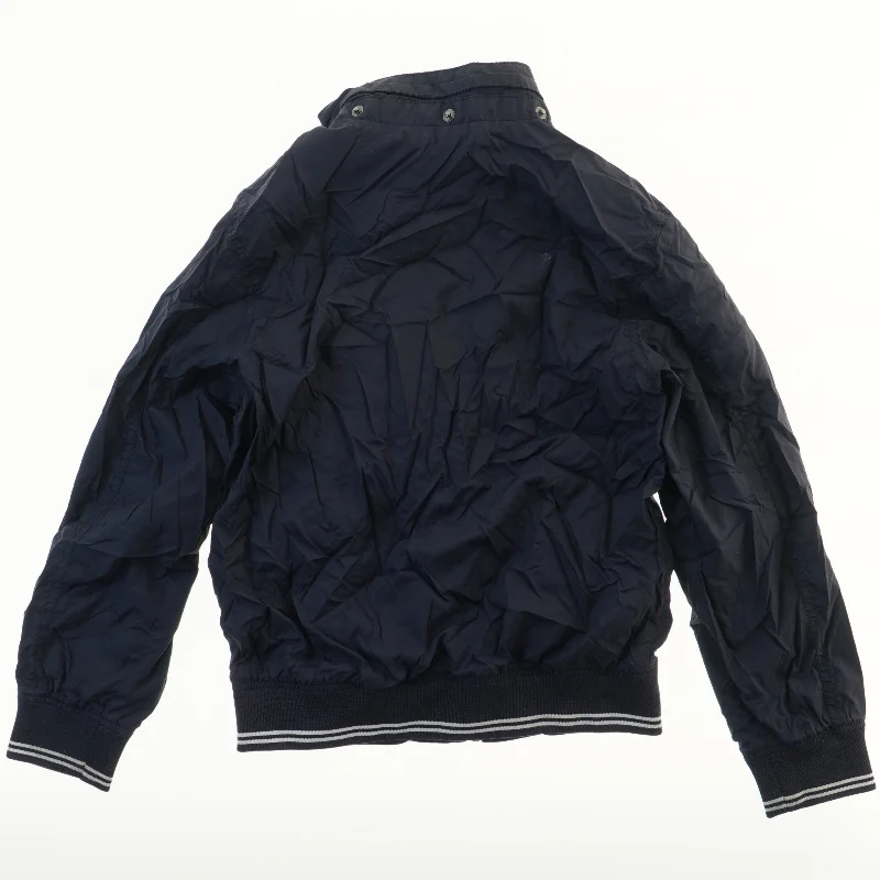 Mørkeblå bomberjakke fra H&M (str. 140)