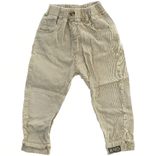 Børnebukser med elastisk talje fra LBB TY (str. 110)