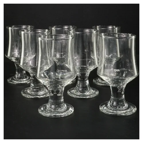 7 stk klare glas (str. 7 stk Ø 6,5 cm længde 13 cm)