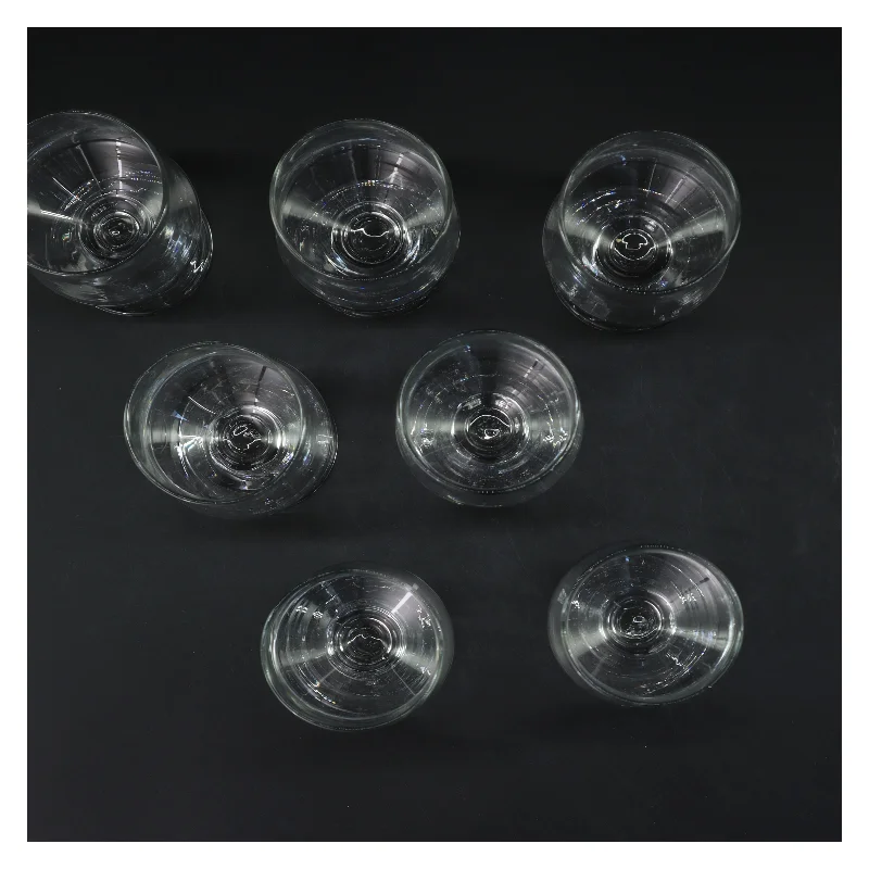 7 stk klare glas (str. 7 stk Ø 6,5 cm længde 13 cm)