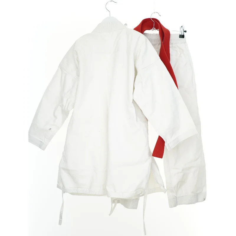 Judo gi med bælte (str. 152)