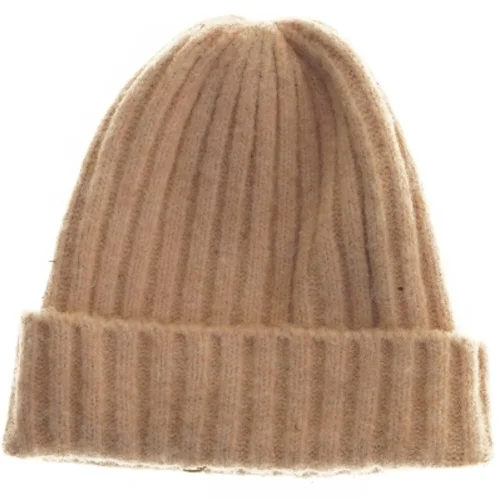 Beige strikhue fra Pieces (str. 24x23 cm)