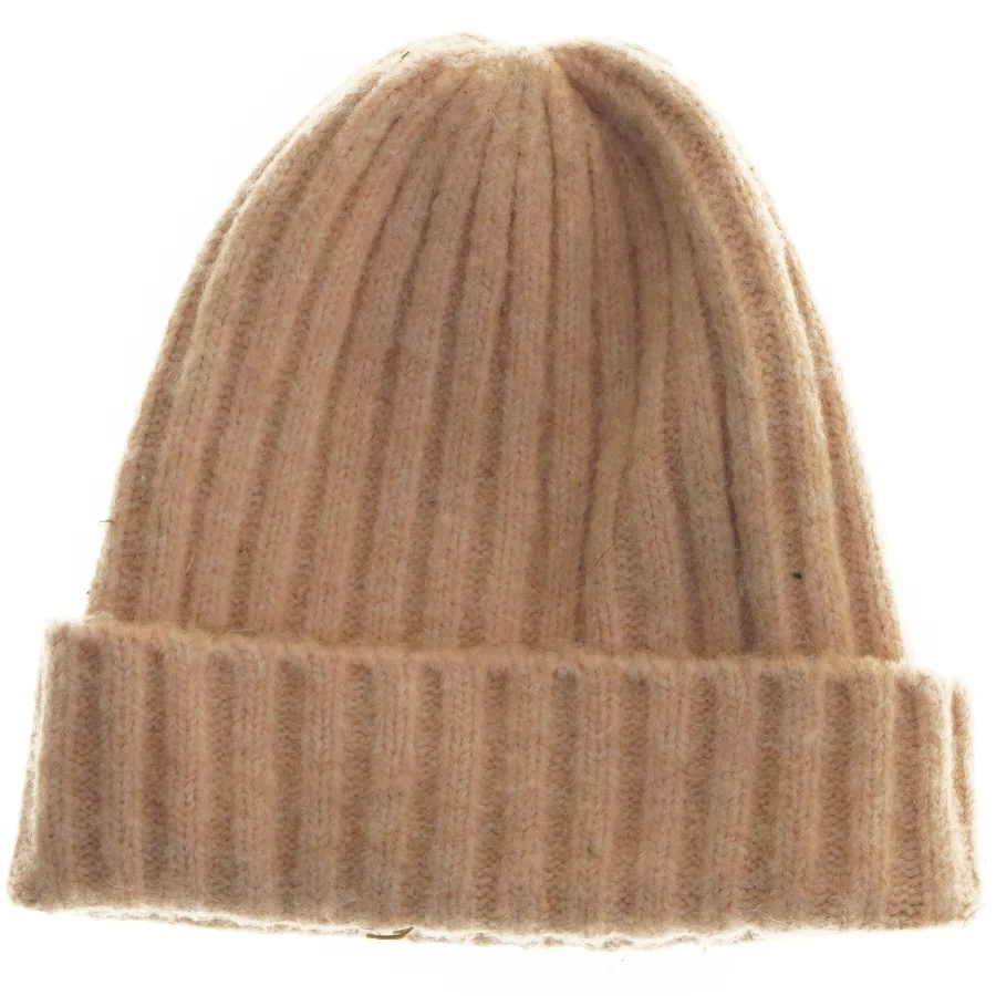 Beige strikhue fra Pieces (str. 24x23 cm)