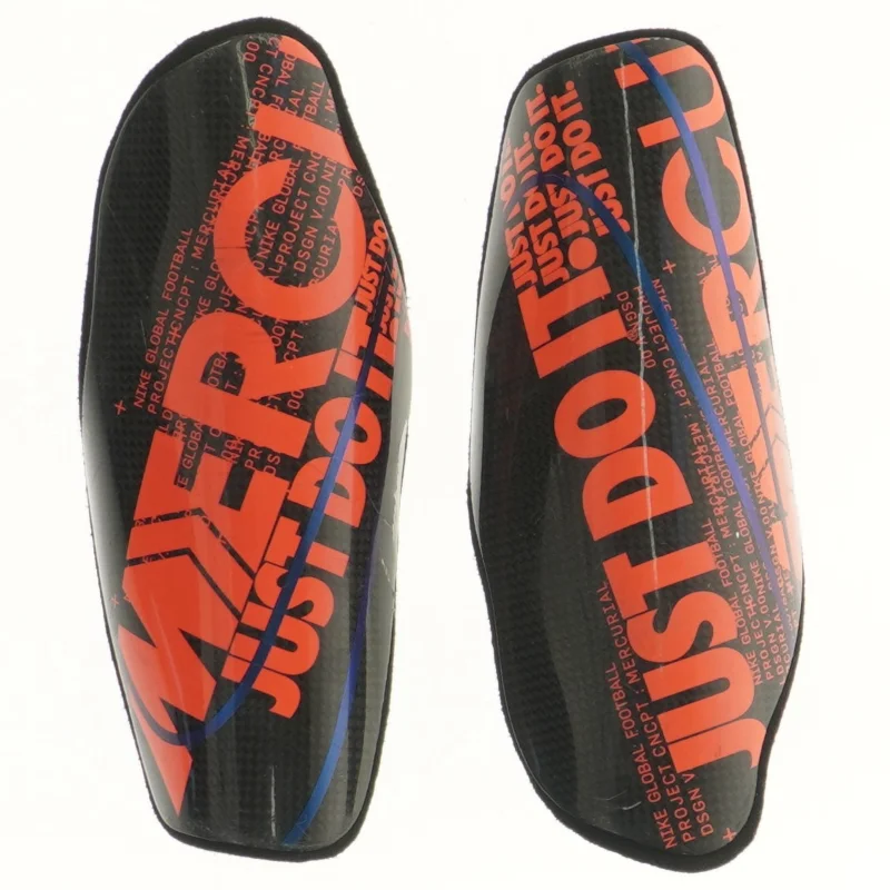 Fodbold benskinner fra Nike (str. 22x9 cm)