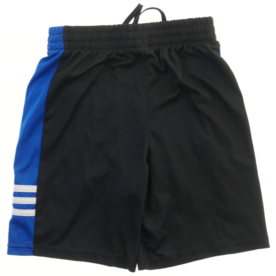 Adidas Sportsshorts med blå detaljer fra Adidas (str. 128)