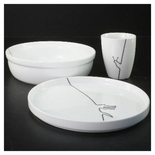 Børnesæt med 3 dele i porcelæn fra Menu (str. Ø 17,5 & 6,5 & 17,5 cm)