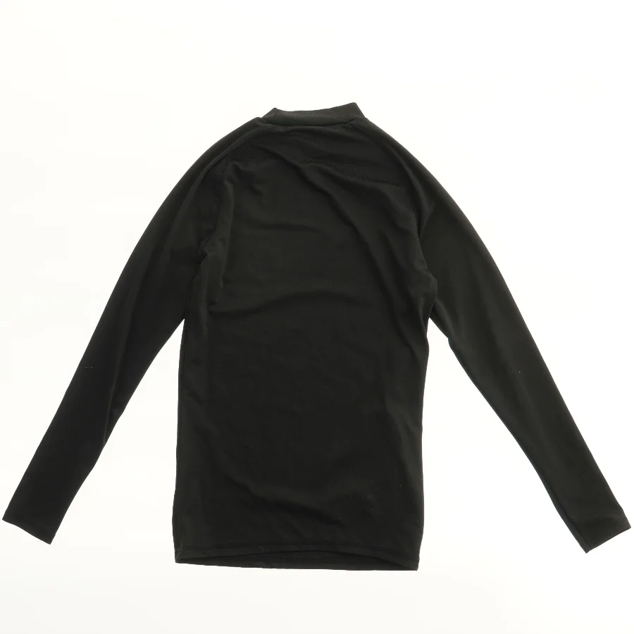 Langærmet sportstrøje fra Decathlon (str. 158)