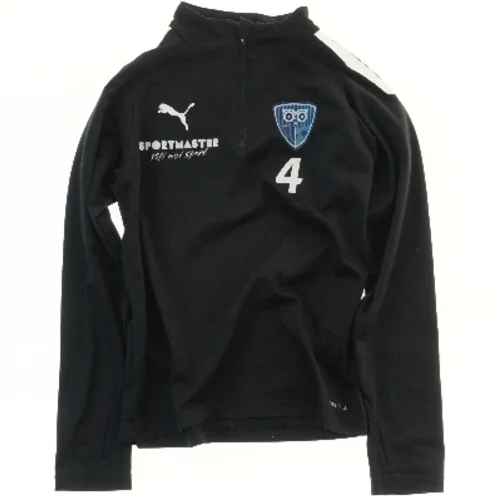 Sort Puma sportstrøje med logoer (str. 134)