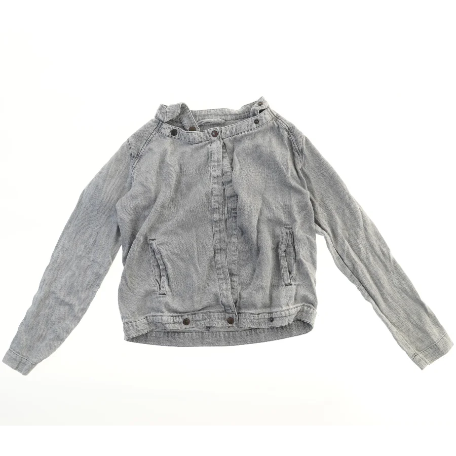 Jakke i denim fra Little Remix (str. 164)