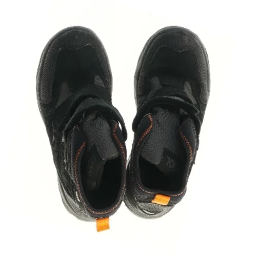 Brugte børnevinterstøvler i størrelse 35 fra Kool (str. 35 )