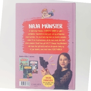 Naja Münster - ferie, fjender og flødeskum af Line Kyed Knudsen (Bog)