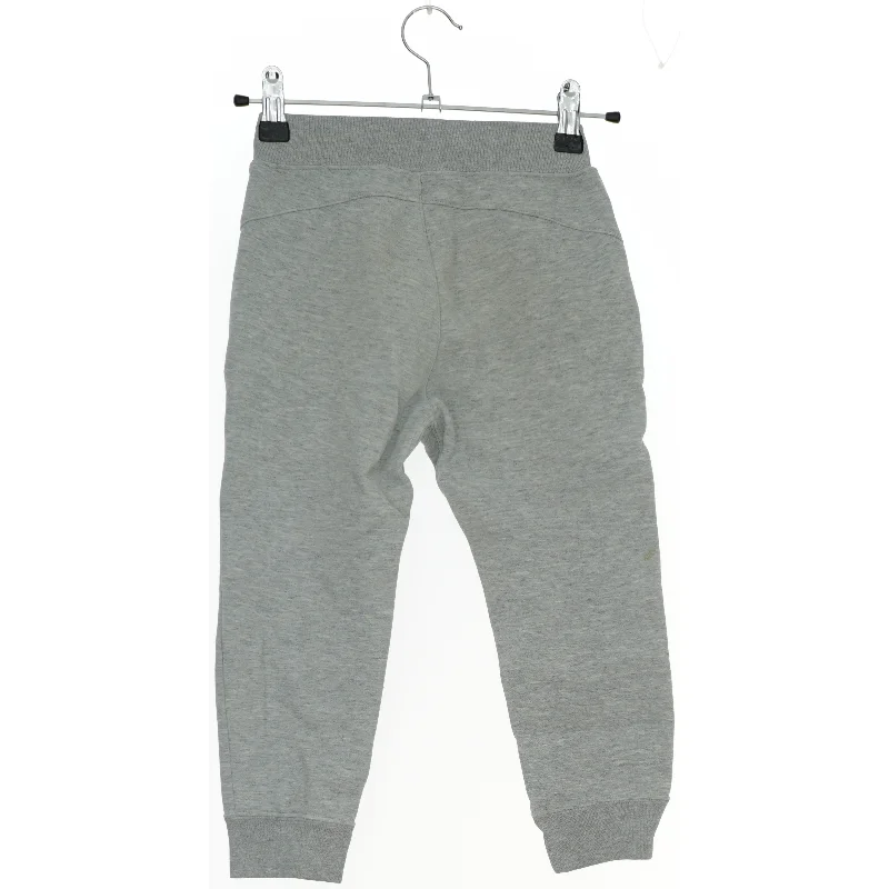 Grå sweatpants fra Uniqlo (str. 110)