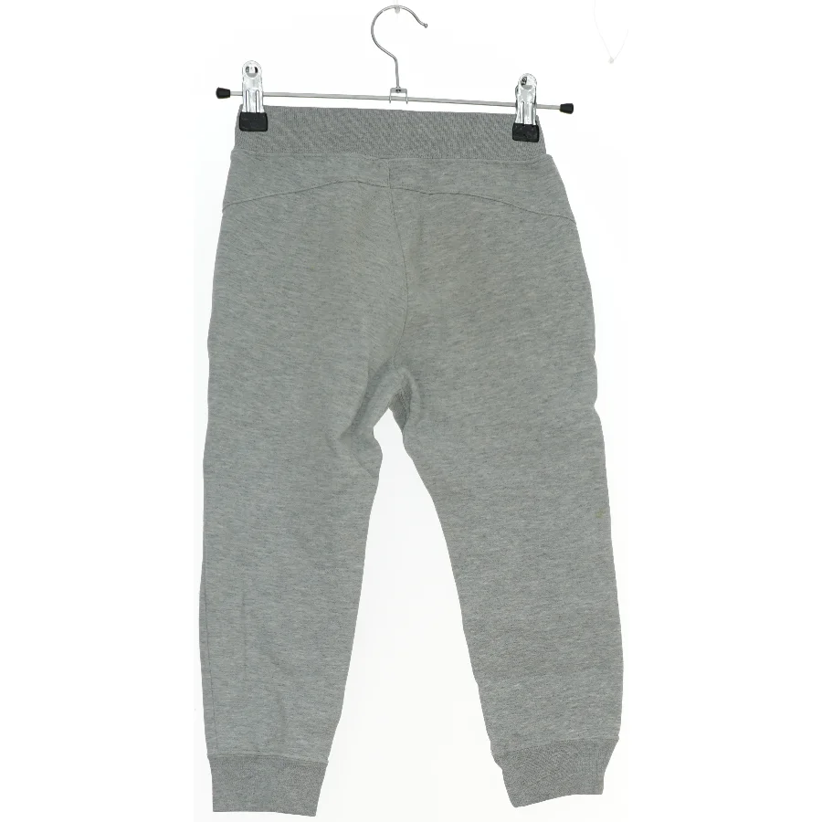 Grå sweatpants fra Uniqlo (str. 110)