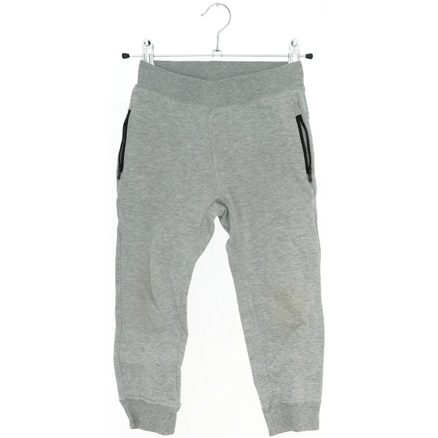 Grå sweatpants fra Uniqlo (str. 110)