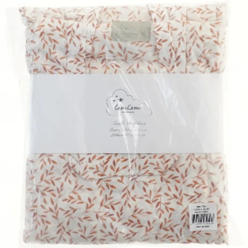 CamCam Copenhagen Caramel Leaves sengetøj 140x200 fra CamCam (str. 140x200 & 60x65 cm)