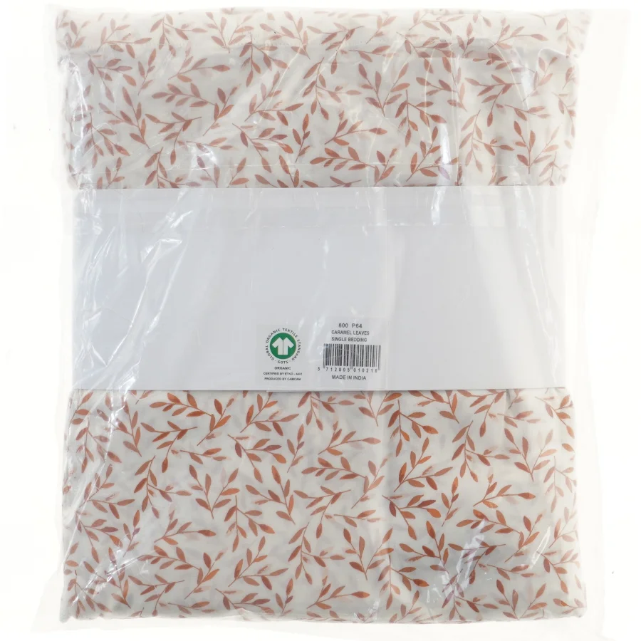 CamCam Copenhagen Caramel Leaves sengetøj 140x200 fra CamCam (str. 140x200 & 60x65 cm)