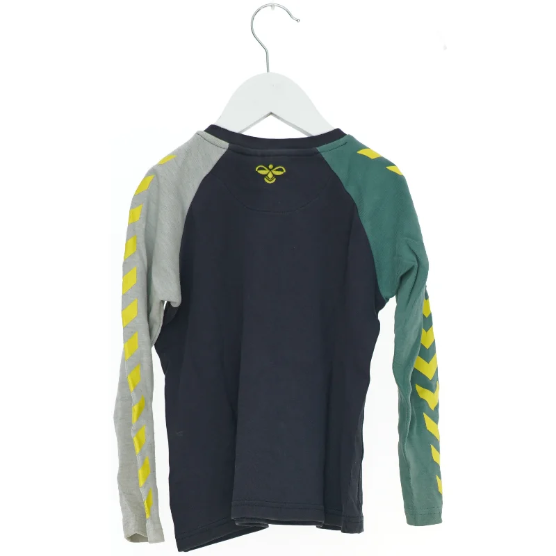 Langærmet trøje med logo fra Hummel (str. 110)