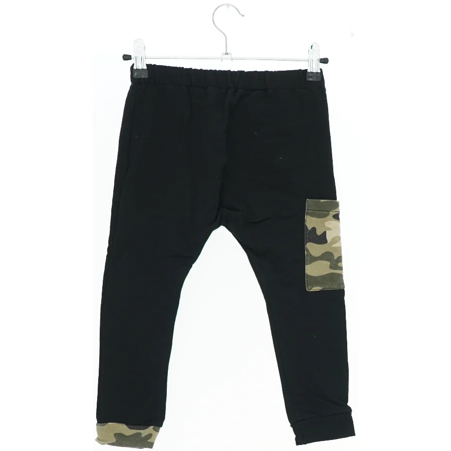 Børne leggings med camouflage detaljer fra Honsiu Misiu (str. 104)