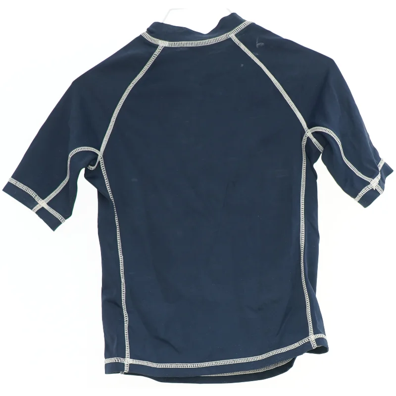 Mørkeblå UV-bluse med hvid tekst fra GapKids (str. 104)