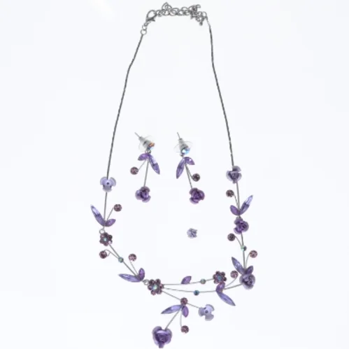 Smykkesæt med halskæde og øreringe (str. 44 cm og 4 cm)