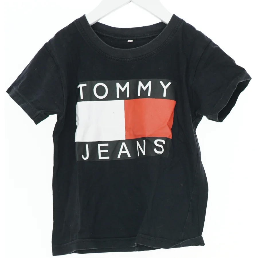 Sort T-shirt med logo fra Tommy Hilfiger (str. M)